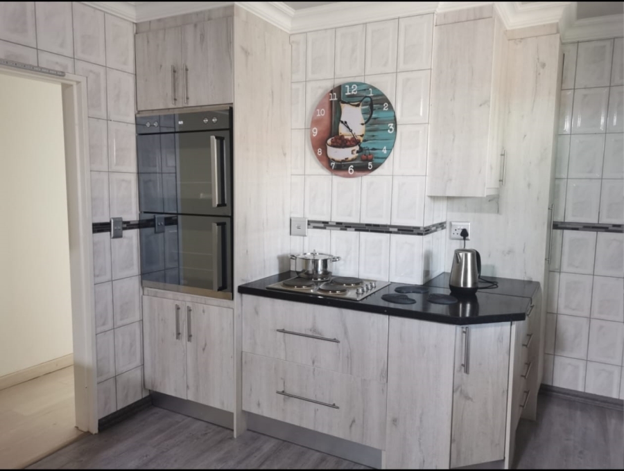 4 Bedroom Property for Sale in Pellissier Free State